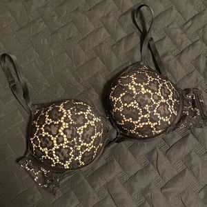 Victoria’s Secret bombshell bra
